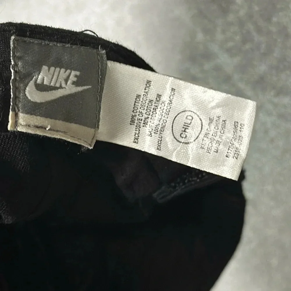 child size black Nike adjustable baseball hat - Picture 3 of 3
